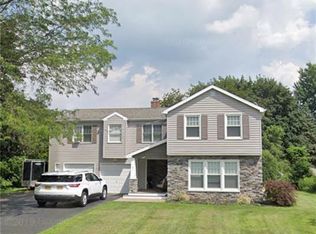 191 Bowerman Rd, Farmington, NY 14425