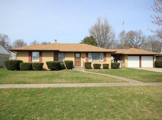 2812 Oak Ave, Mattoon, IL 61938