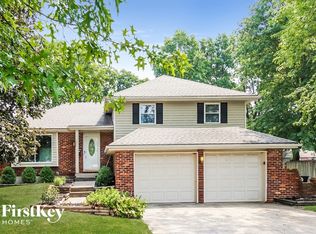 307 N Hillcrest Rd, Belton, MO 64012