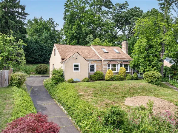 250 Lismore Ave, Glenside, PA 19038