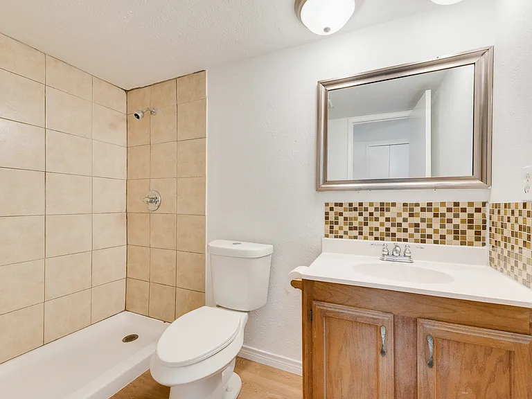 409 Forestwood Dr — Photo 14