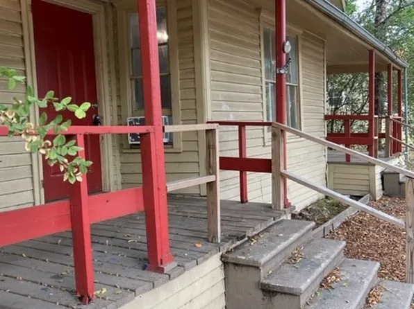 504 S Santa Fe St, Wolfe City, TX 75496