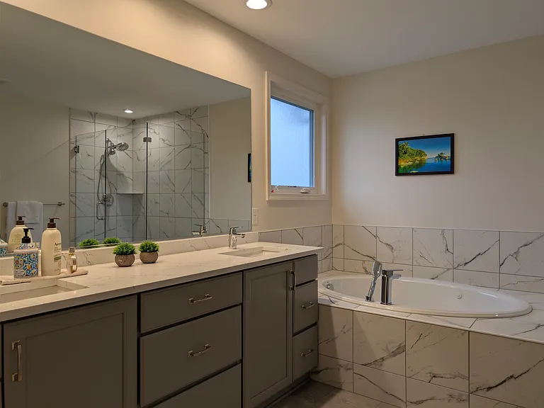 soaking tub