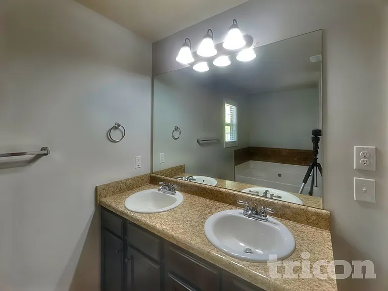 217 Adeline Ln — Photo 6