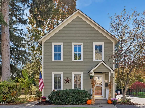 92 Oak Street, Saratoga Springs, NY 12866