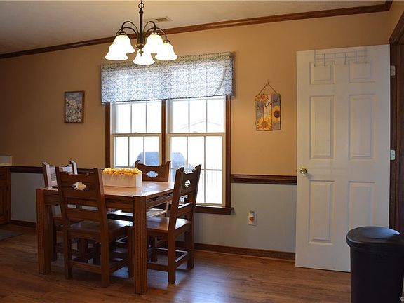 4th image of 1662 Lakeside Dr