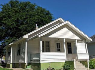 813 B St, Benkelman, NE 69021