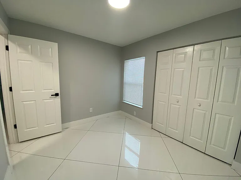 2032 Gregory Dr — Photo 7