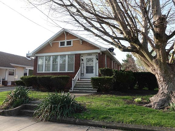 3rd image of 1348 E Knox St