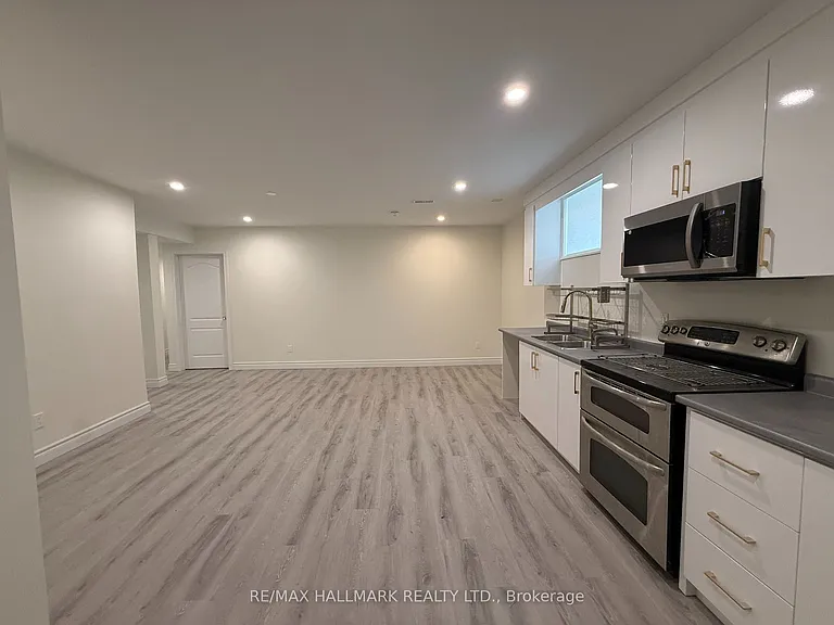 43 Oak Ave — Photo 12