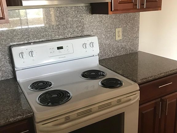 4th image of 281 Juana Ave APT 308