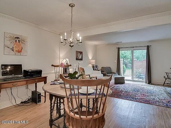 5th image of 437 Folkstone Court