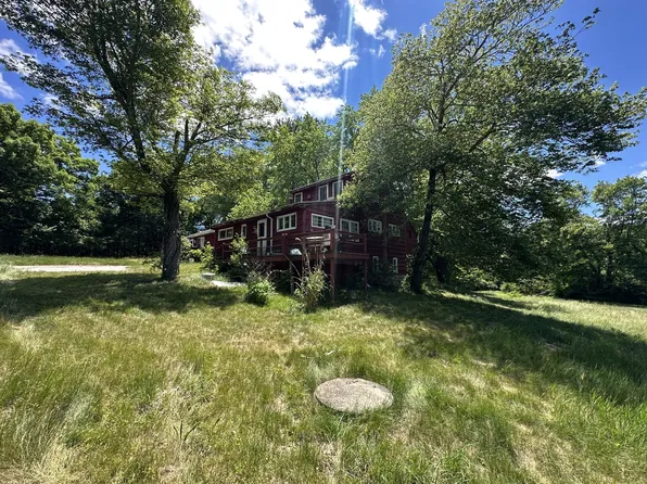 23 North St, Upton, MA 01568