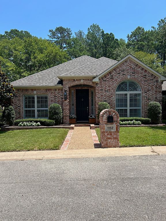 1157 Garden Park Cir - Property Image