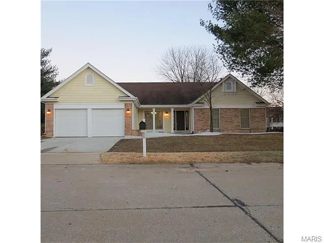 813 Sprinters Row Dr photo 1