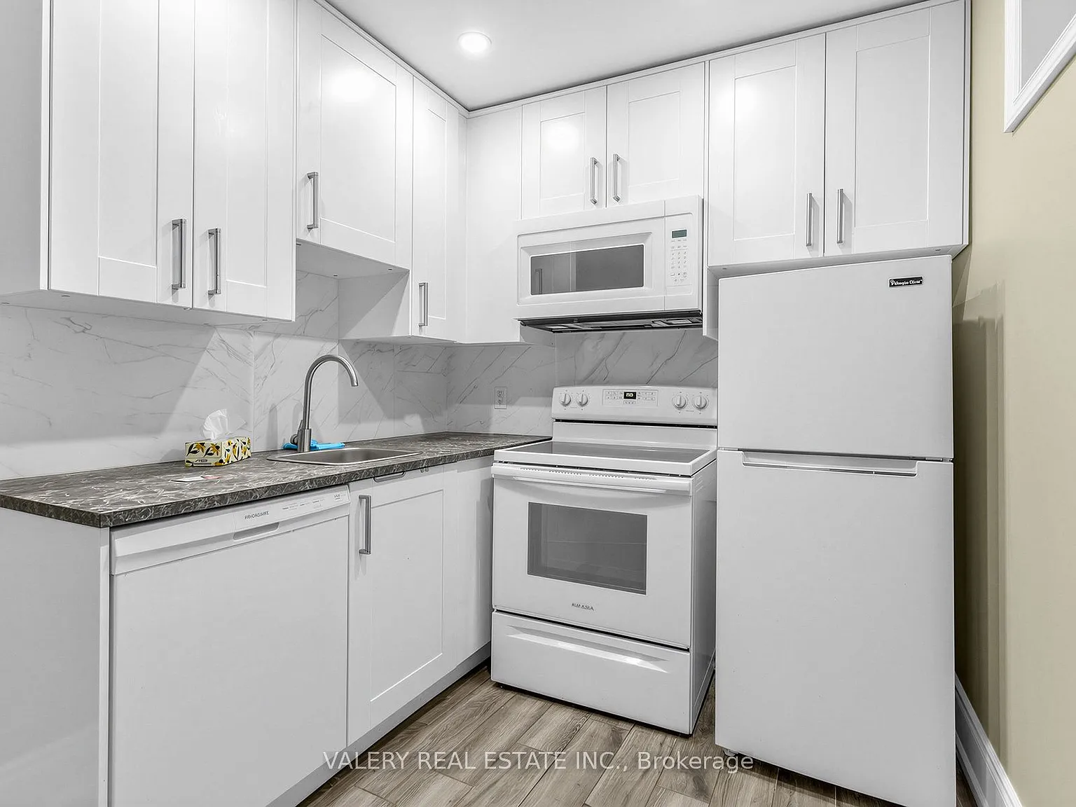 3 bed, $1,795 — Photo 2