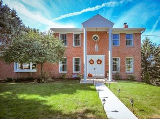 2 Robin Rd, Mc Kees Rocks, PA 15136