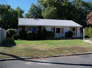 16 Graham St, Waterford, CT 06385