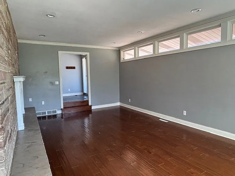 400 Spring St — Photo 7