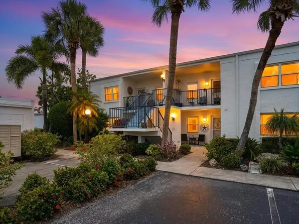 755 Village Cir APT 203, Venice, FL 34292
