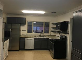 1911 Saint St NE, Albuquerque, NM 87112