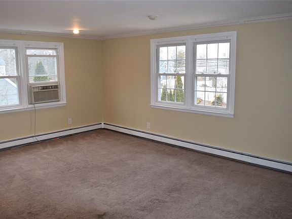 5th image of 211 Dickinson Ave