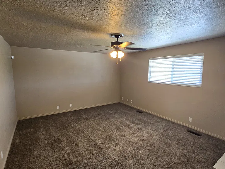 2 Bedroom Hooper Duplex — Photo 7