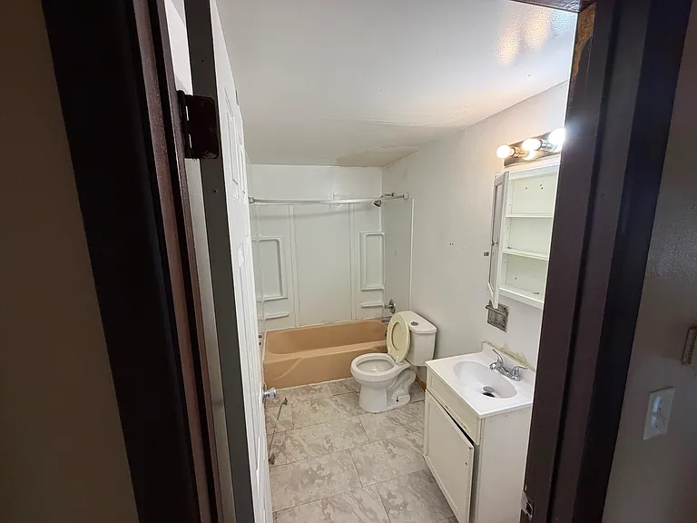 4914 36th Ave #1 — Photo 5