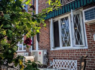 6369 76th St, Flushing, NY 11379