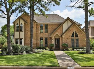 15718 Sweetwater Creek Dr, Houston, TX 77095