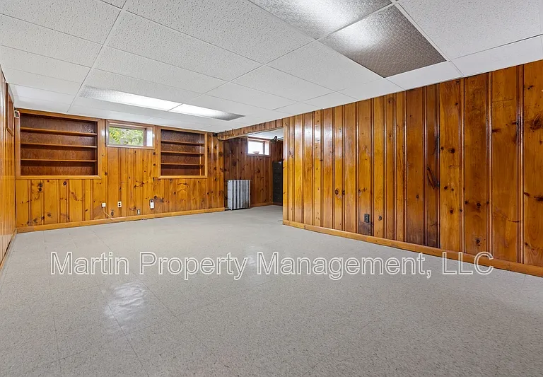124 Cambridge St — Photo 11