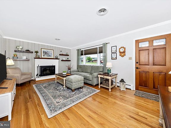 4th image of 4432 Valley View Rd