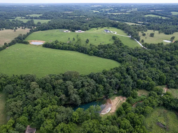 000 Gideon Cave Road #A, Marionville, MO 65705