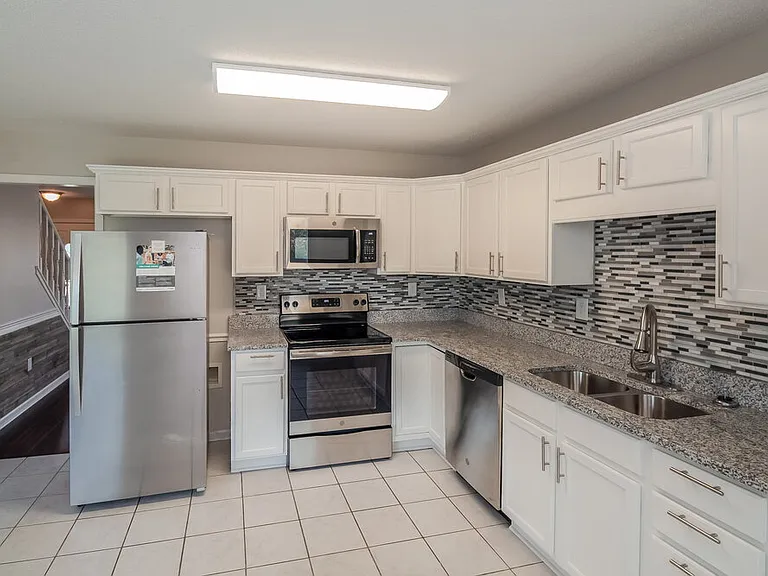 2776 Fletcher Park Cir E — Photo 8