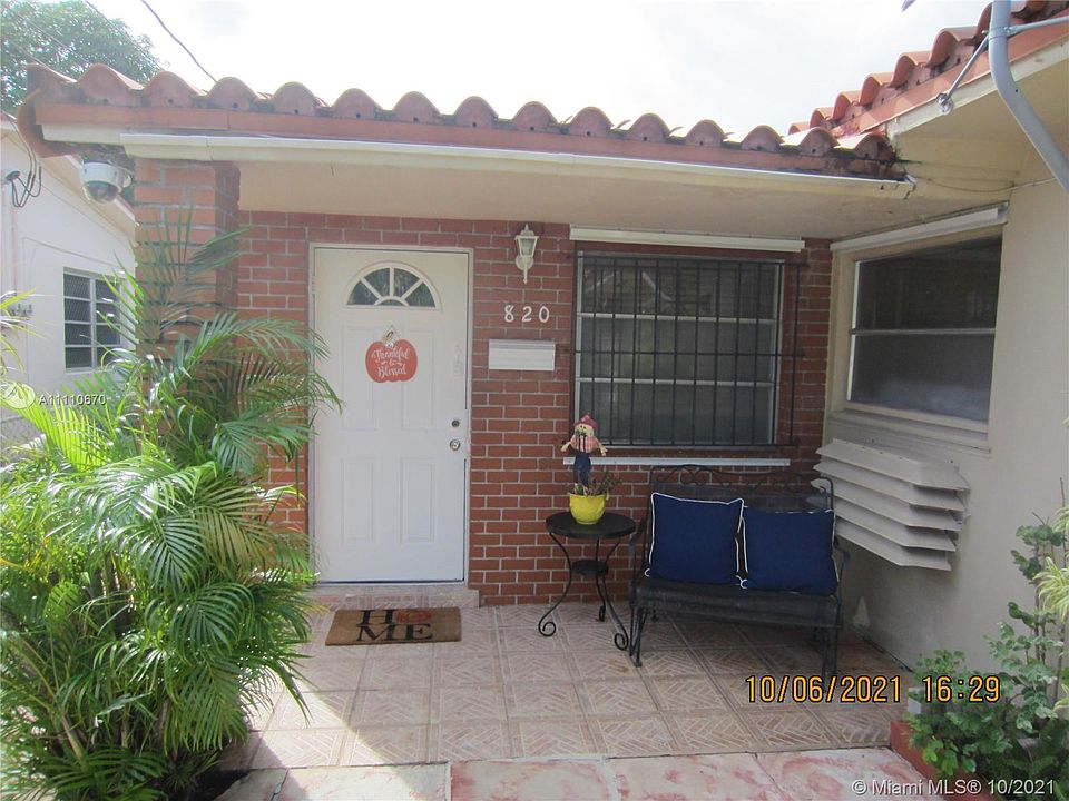 2nd image of 820 NW 22nd Ct