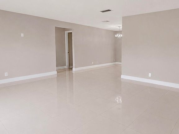 5th image of 7180 NW 10th Ct