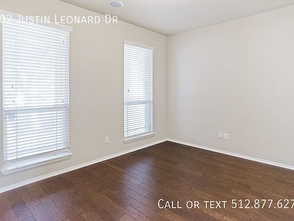 5th image of 102 Justin Leonard Dr