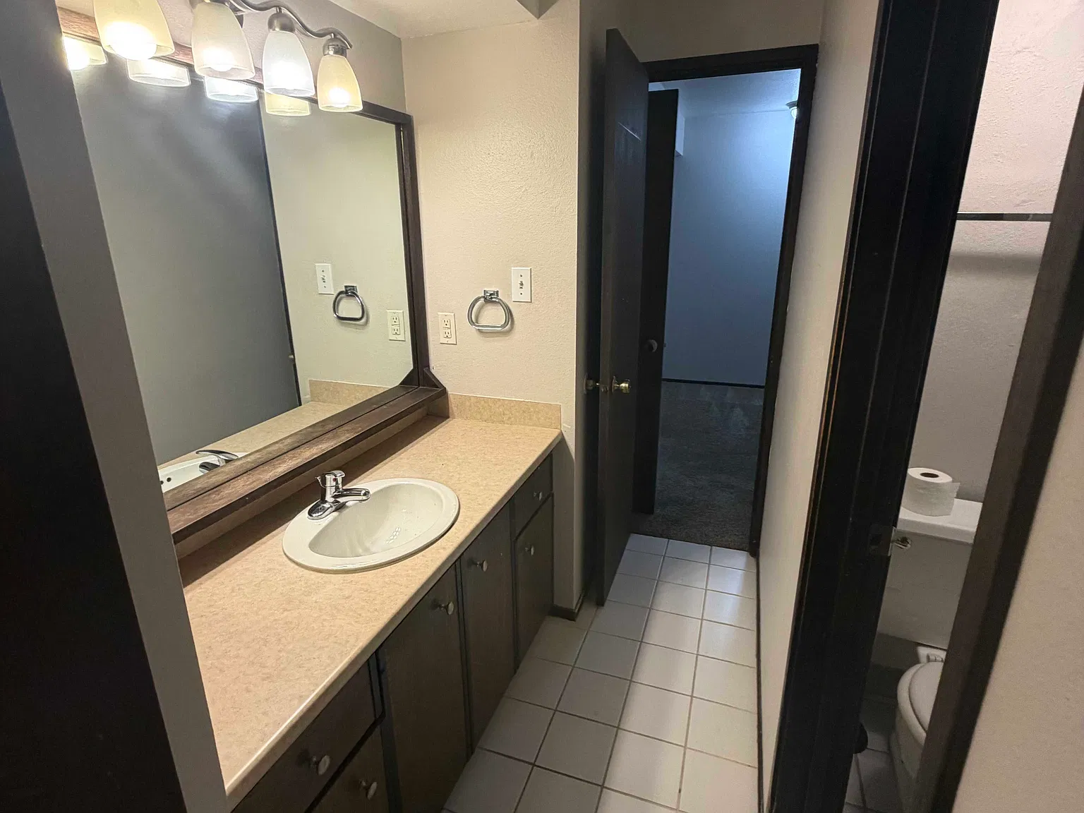 2 bed, 1.0 bath, $1,400 — Photo 3