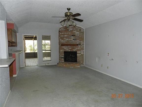 2nd image of 132 Cottonwood St