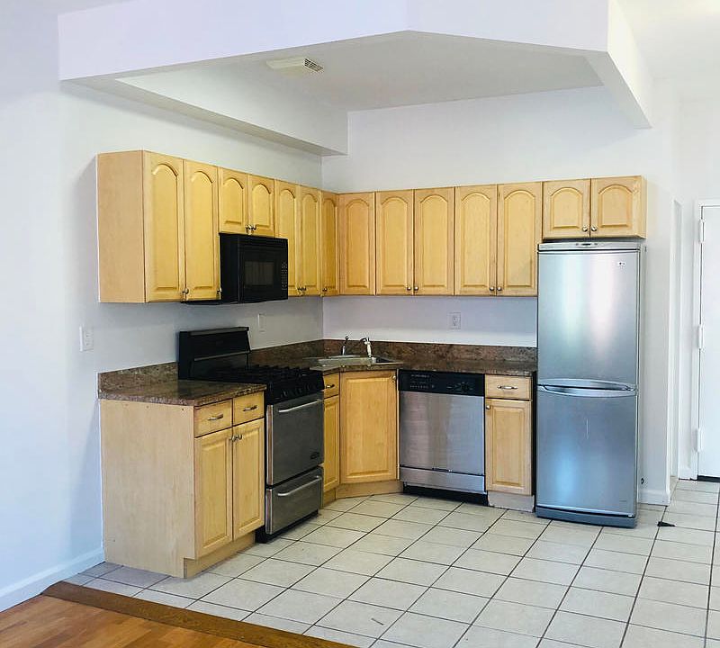 1st image of 47-44 11th St #3R