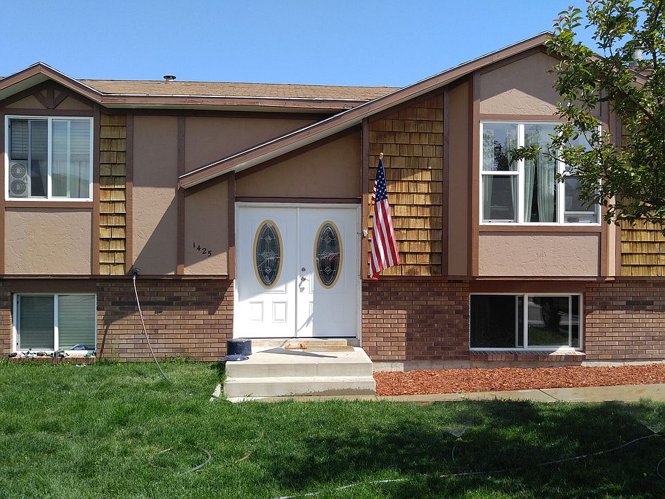 1st image of 1425 N Riverbend Dr