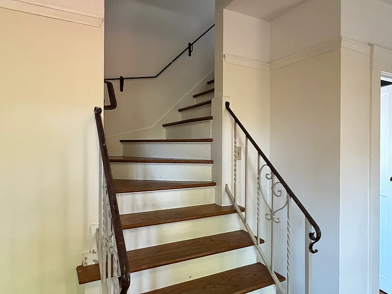 2639 Ellsworth St — Photo 2