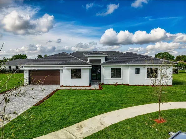 15561 SW 159th Ter, Miami, FL 33187