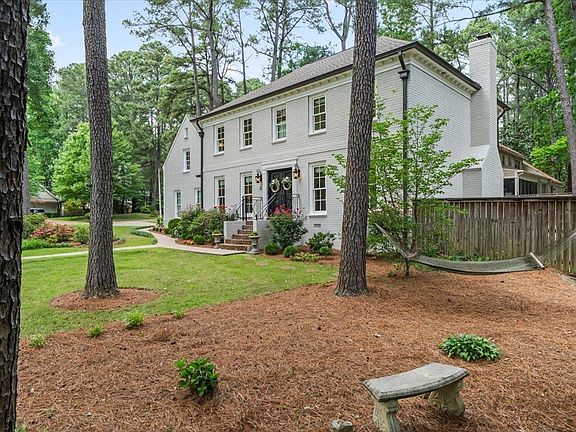 4th image of 8300 Beekman Pl