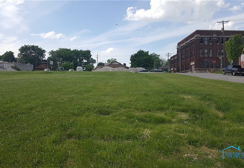 1024 Water St, Toledo, OH 43604 Zillow