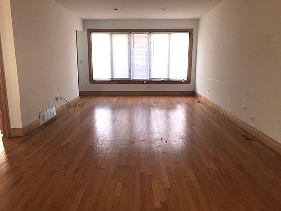 5th image of 9761 River St