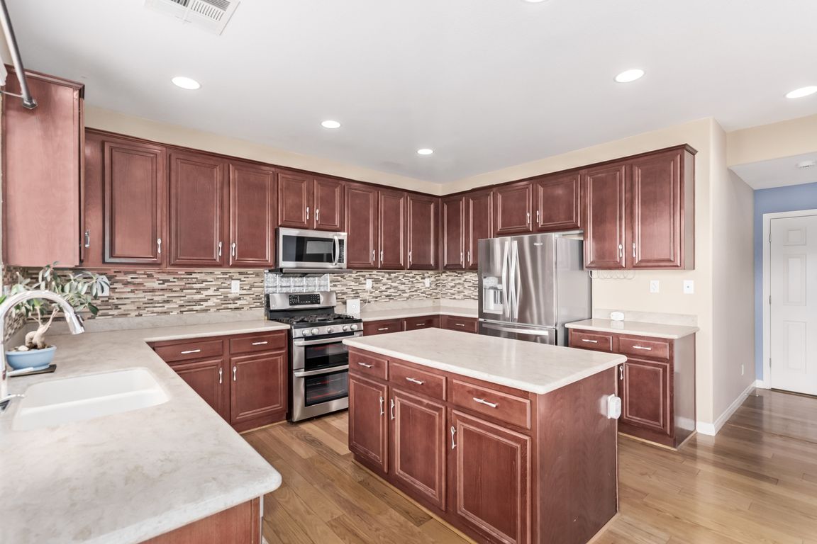 next background image