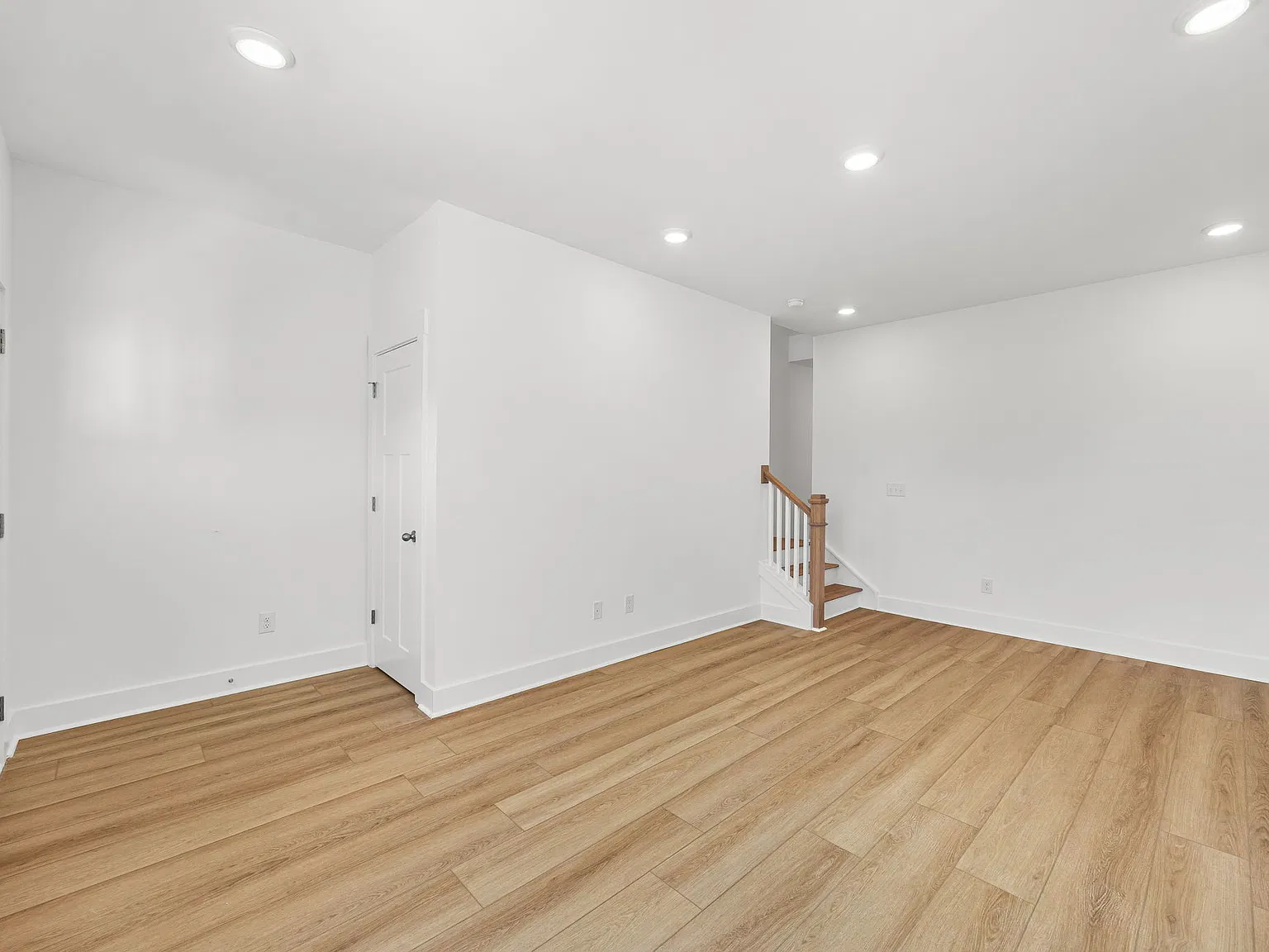 2 bed, 2.5 bath, 1587 sqft, $2,300 — Photo 3