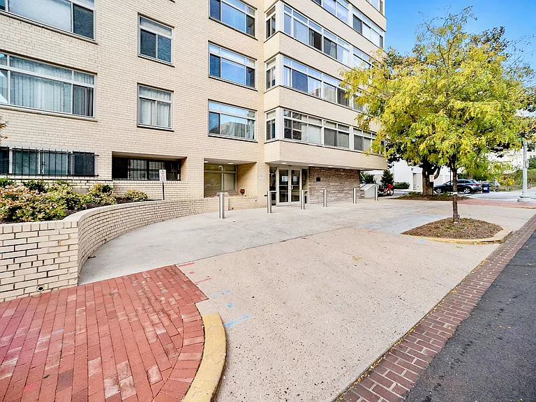 2401 H St NW #712 — Photo 34