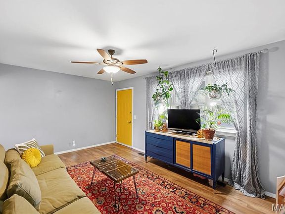 4th image of 24 Fern Dr